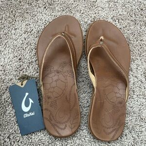 Olukai leather sandals. Honu. Tan. Brand new. Size 7